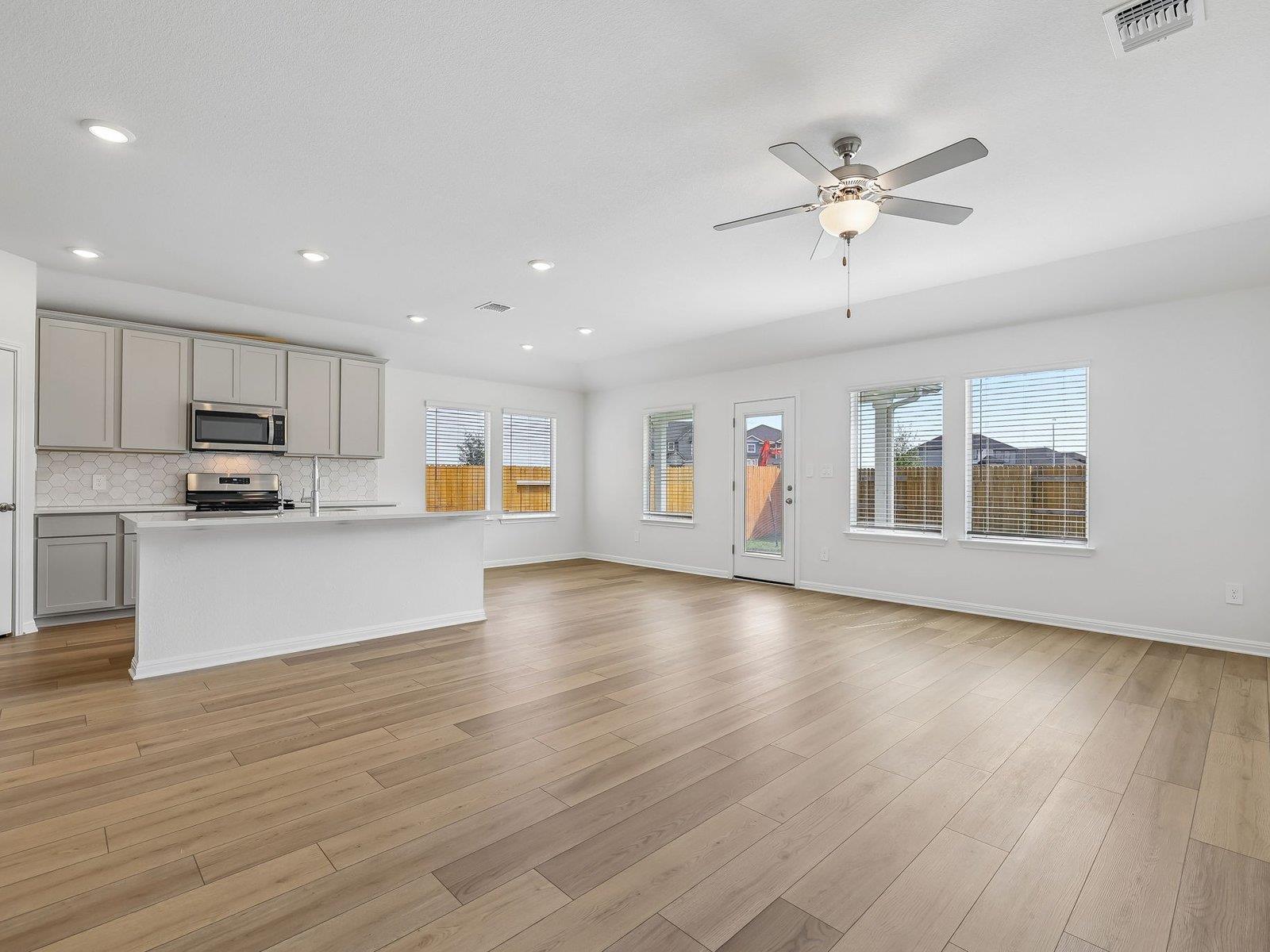 133 Leland Ave — photo 3