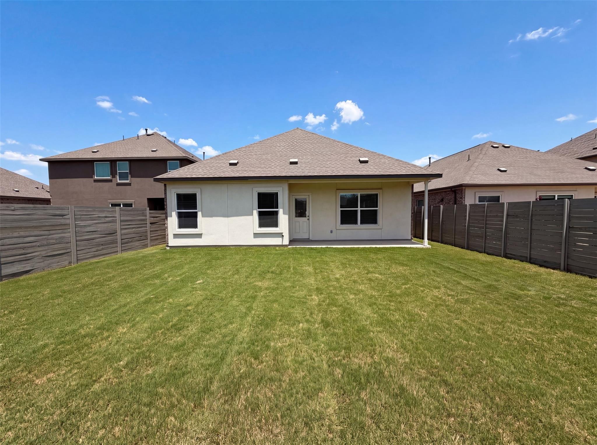 424 Wolf Springs RD — photo 5
