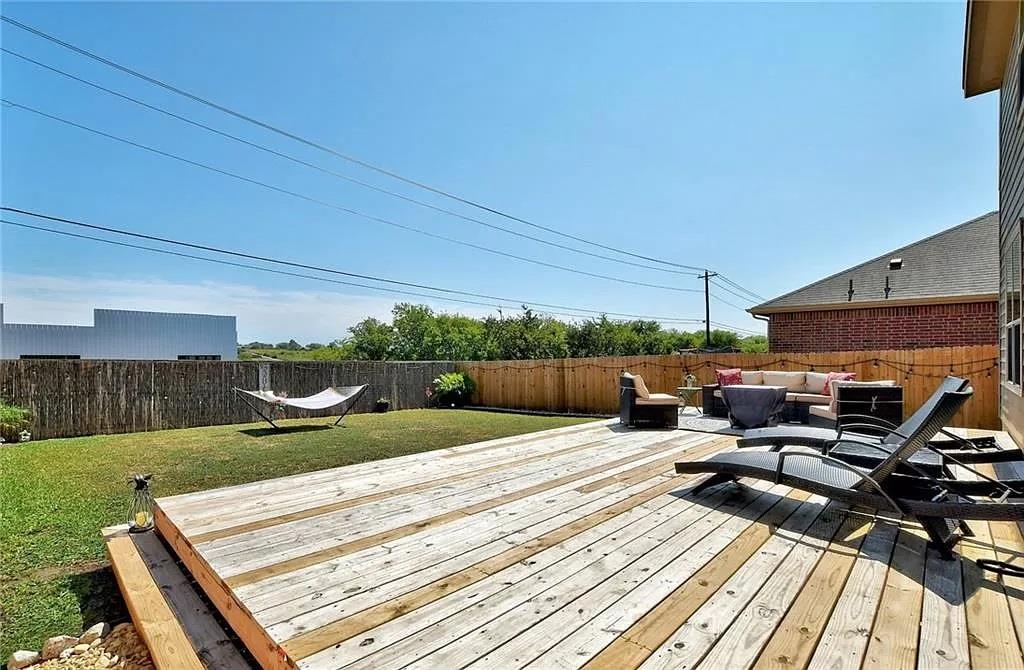 514 Travertine TRL — photo 3