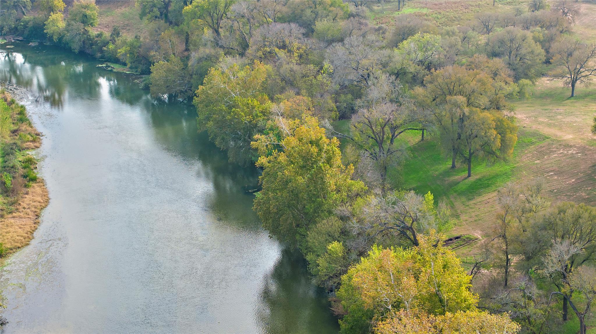 611 FM 969 — photo 3