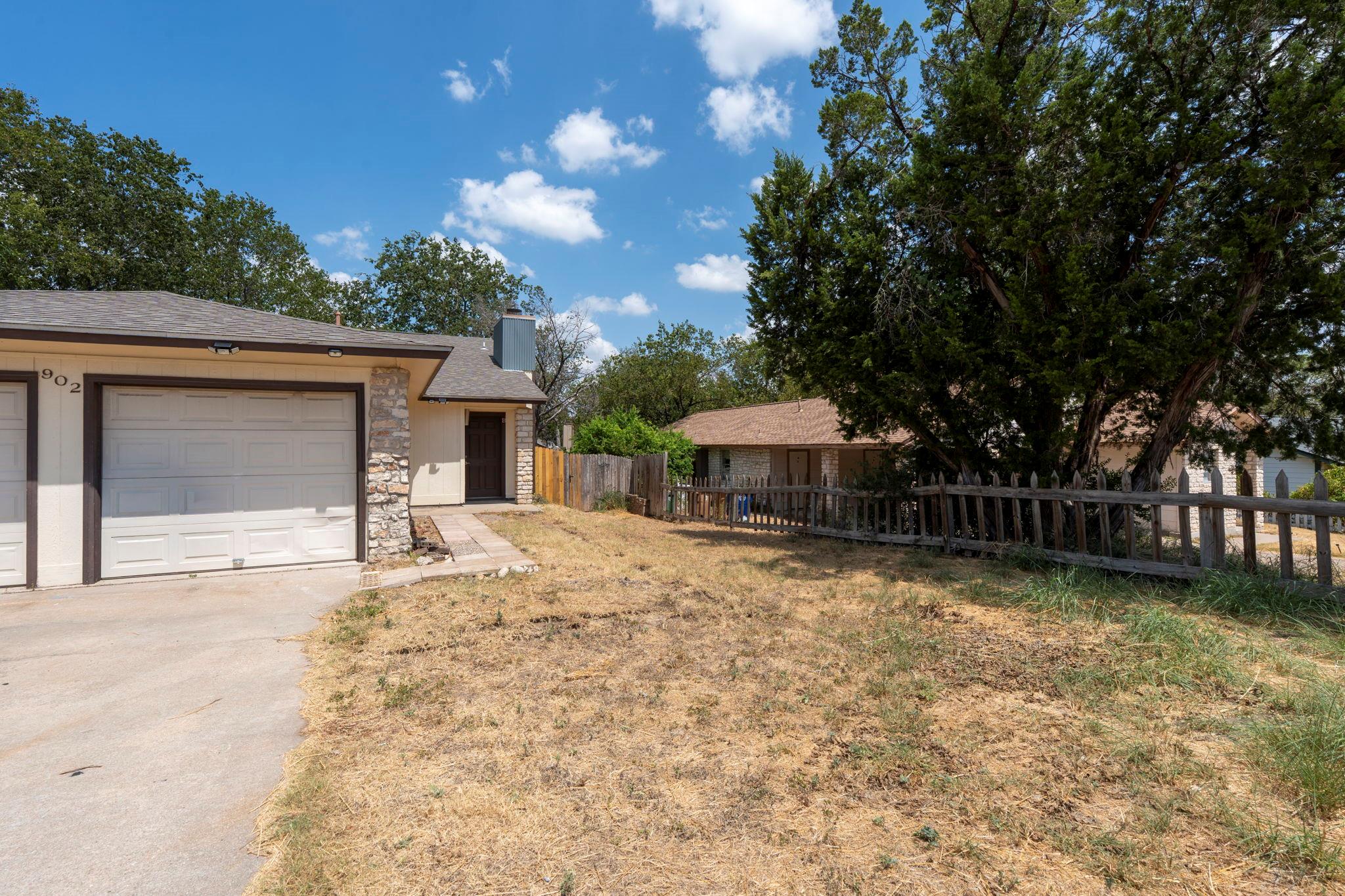 902 Sirocco DR #B — photo 3