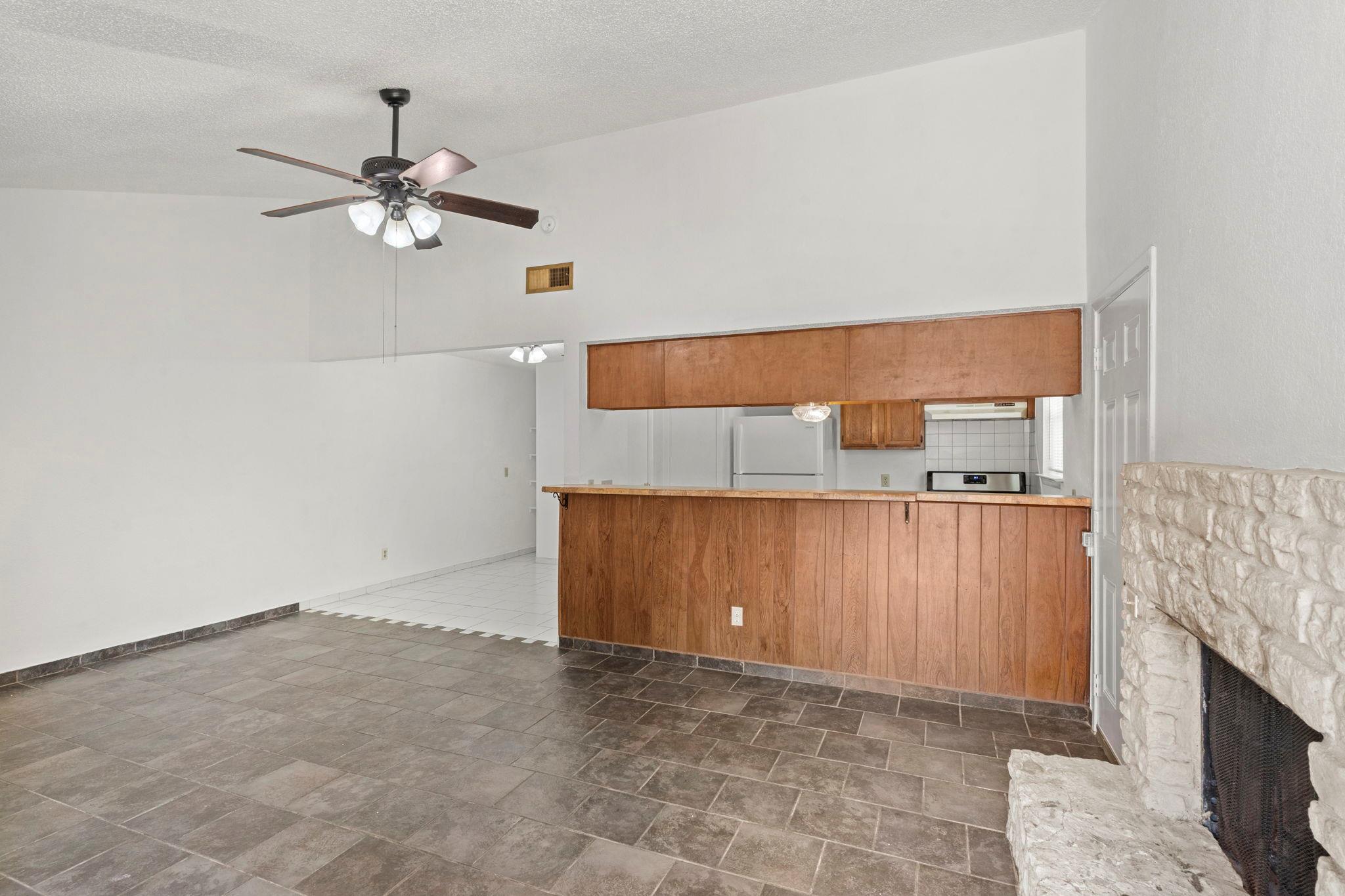902 Sirocco DR #B — photo 4