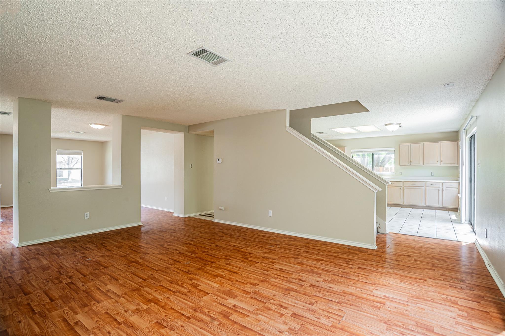 813 Kettering DR — photo 5