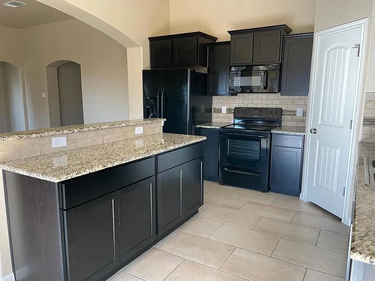 604 Vega LN — photo 3