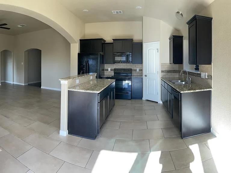 604 Vega LN — photo 4