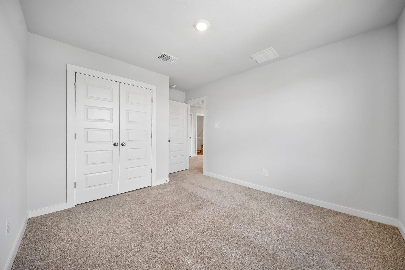 145 Hornet ST — photo 4