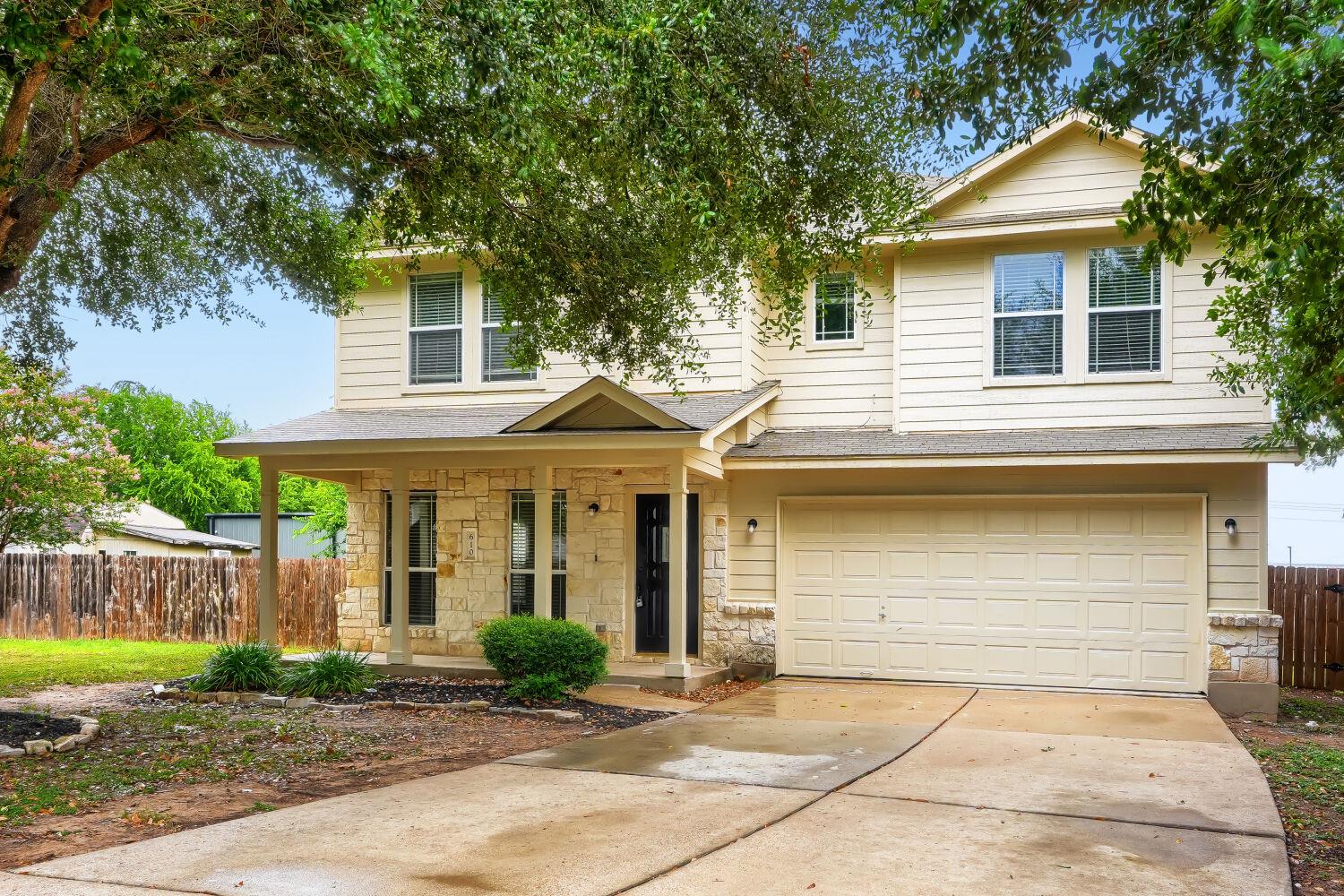 610 Carole CV — photo 3