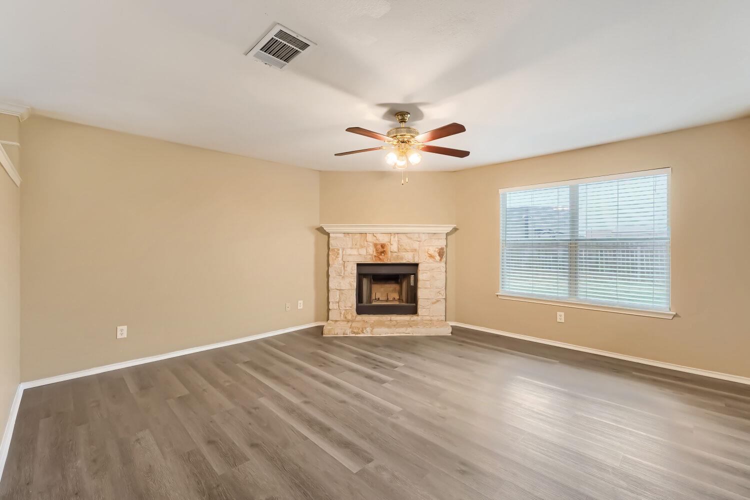 610 Carole CV — photo 5