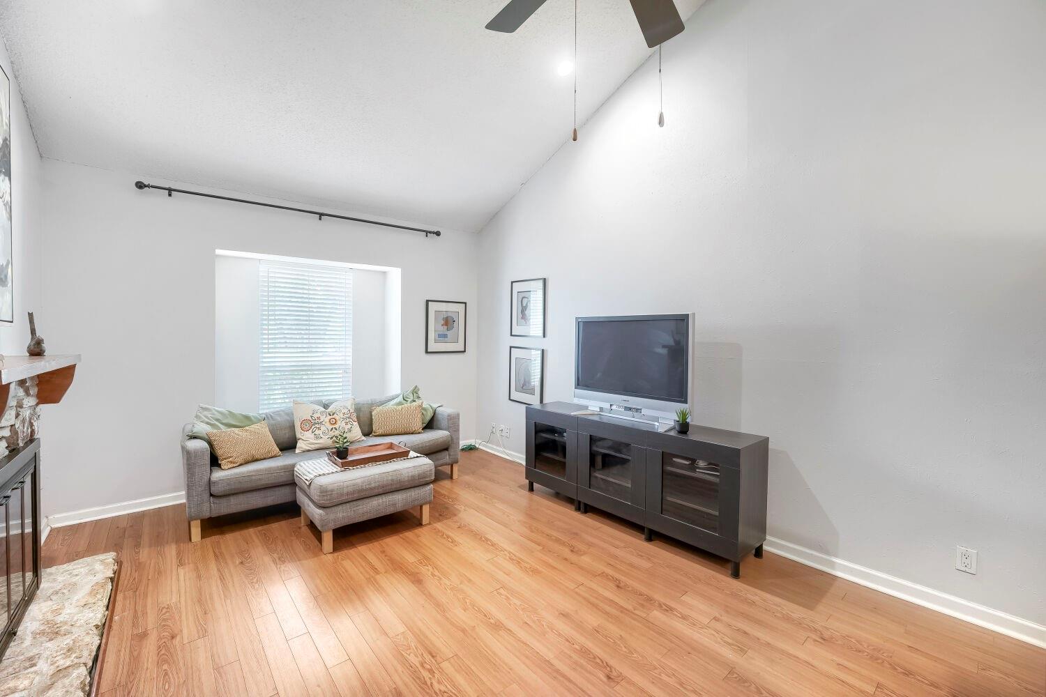 1706 Timberwood DR — photo 5