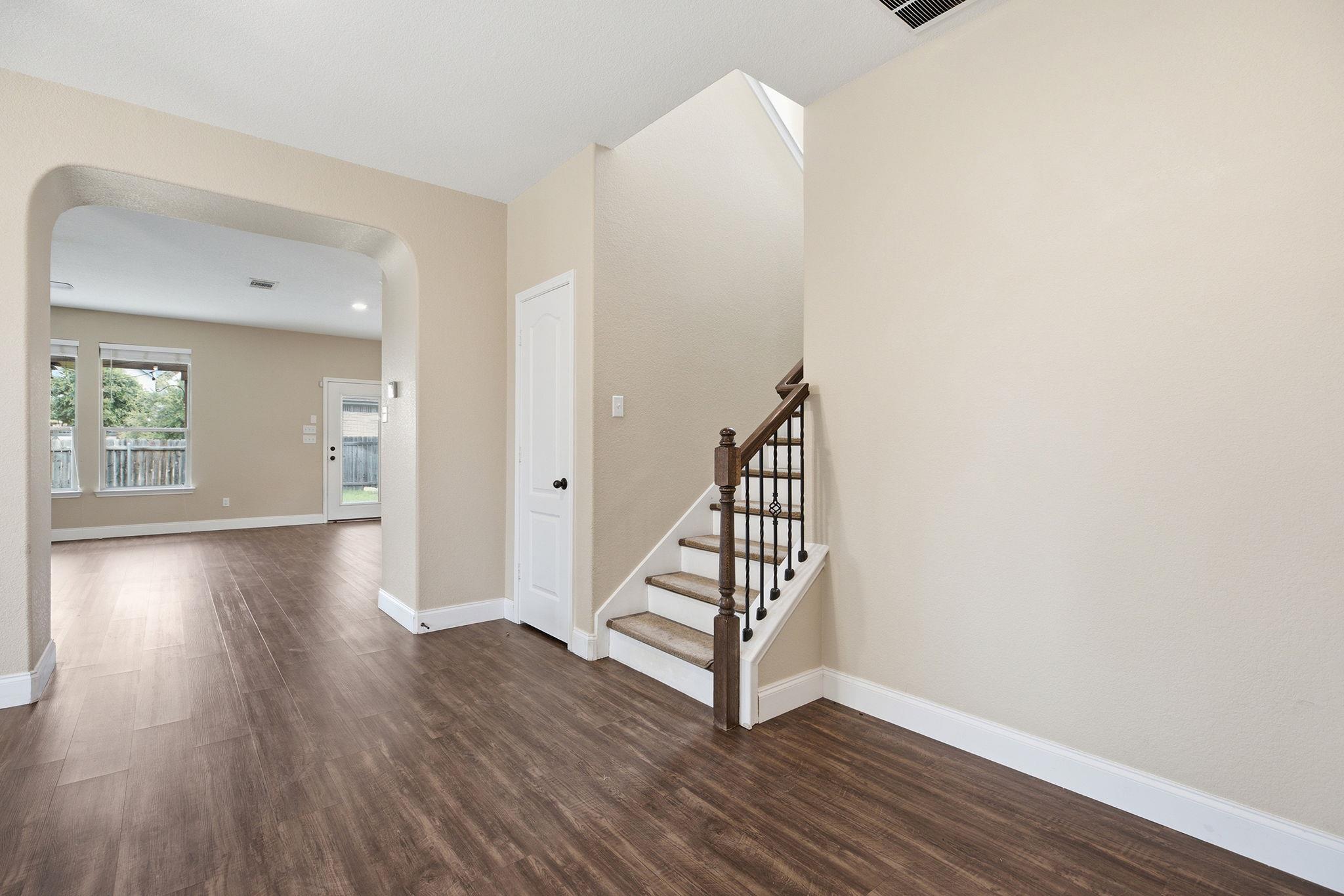 2950 Old Settlers BLVD #29 — photo 5