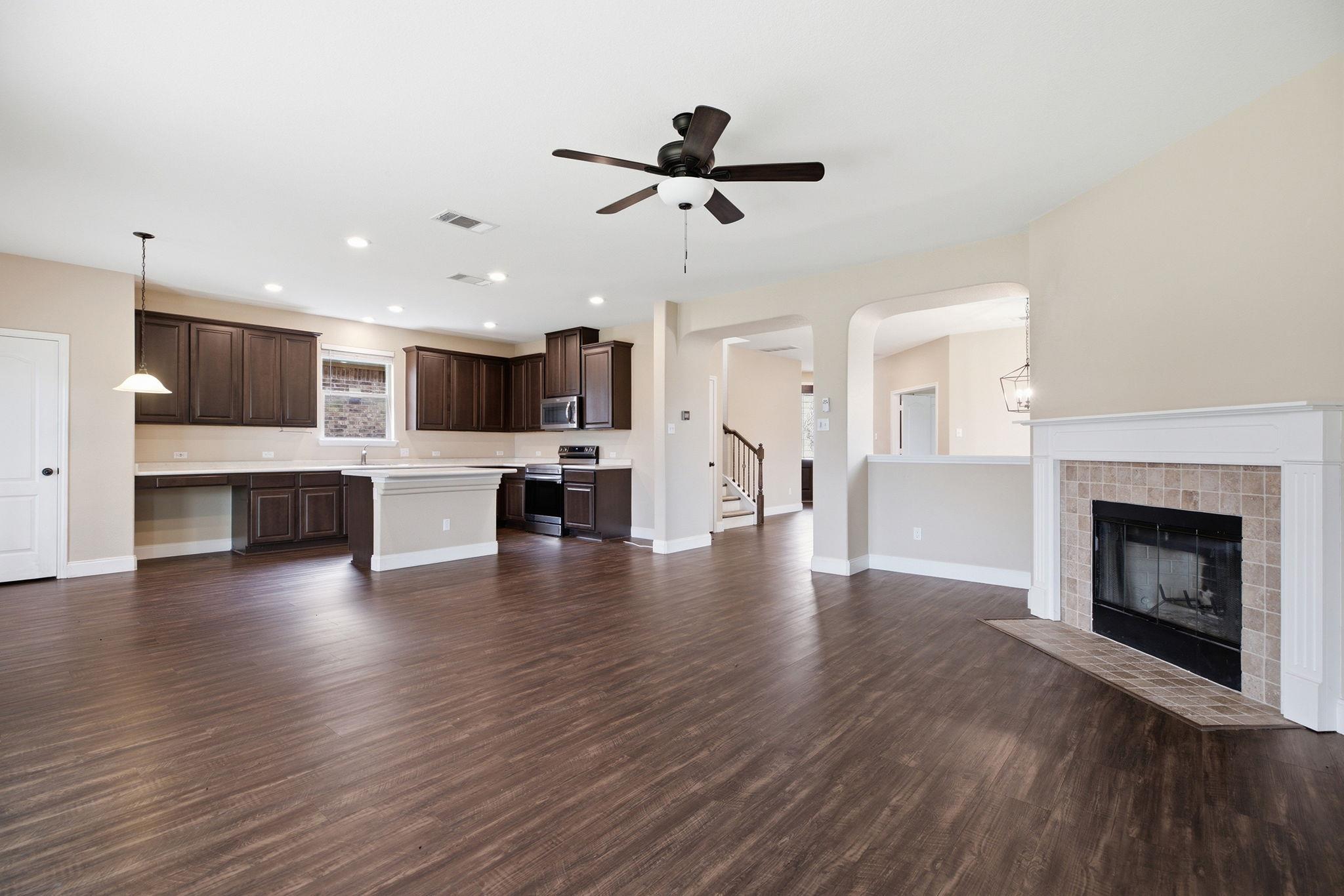 2950 Old Settlers BLVD #29 — photo 4