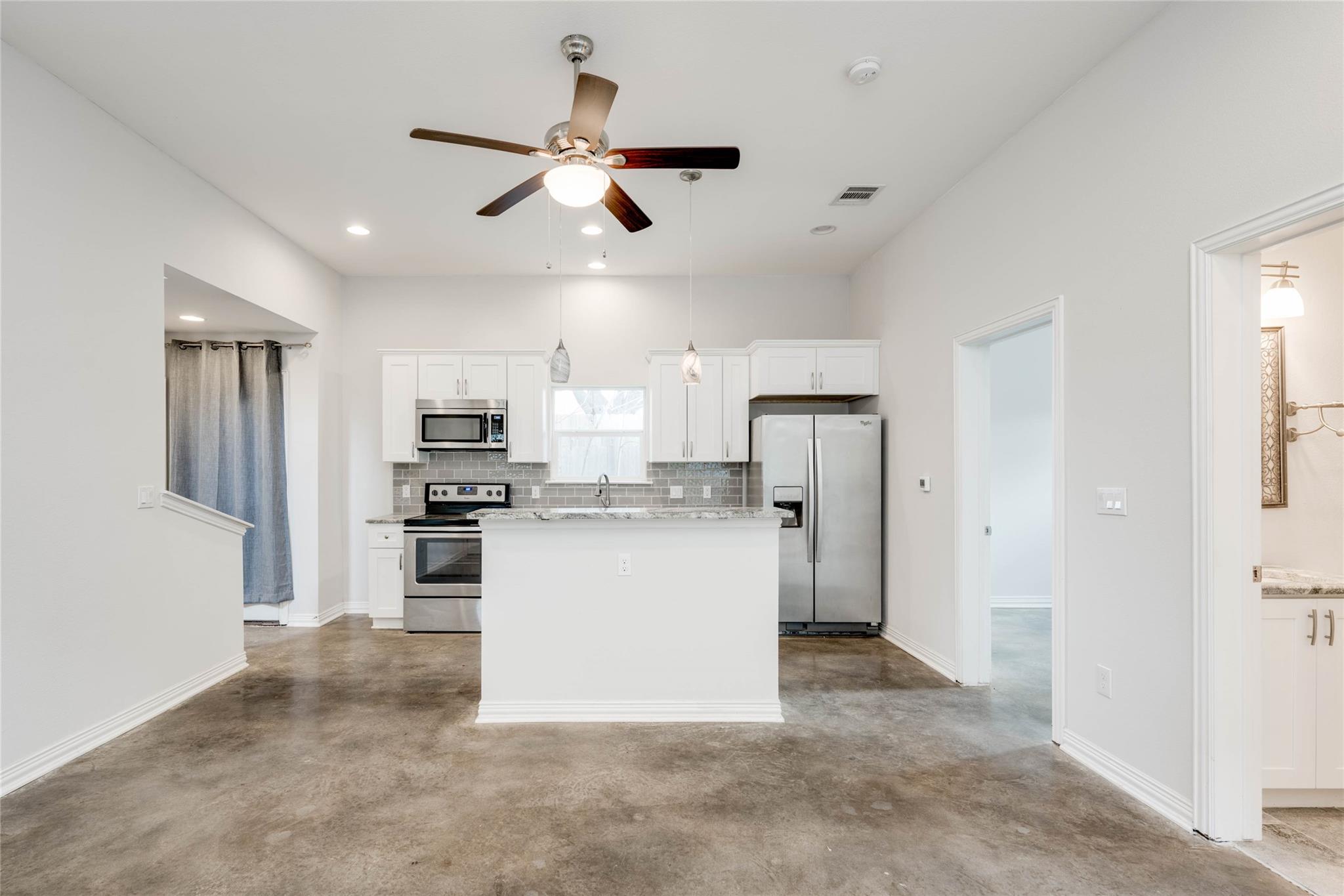 811 Gunter ST #B — photo 4