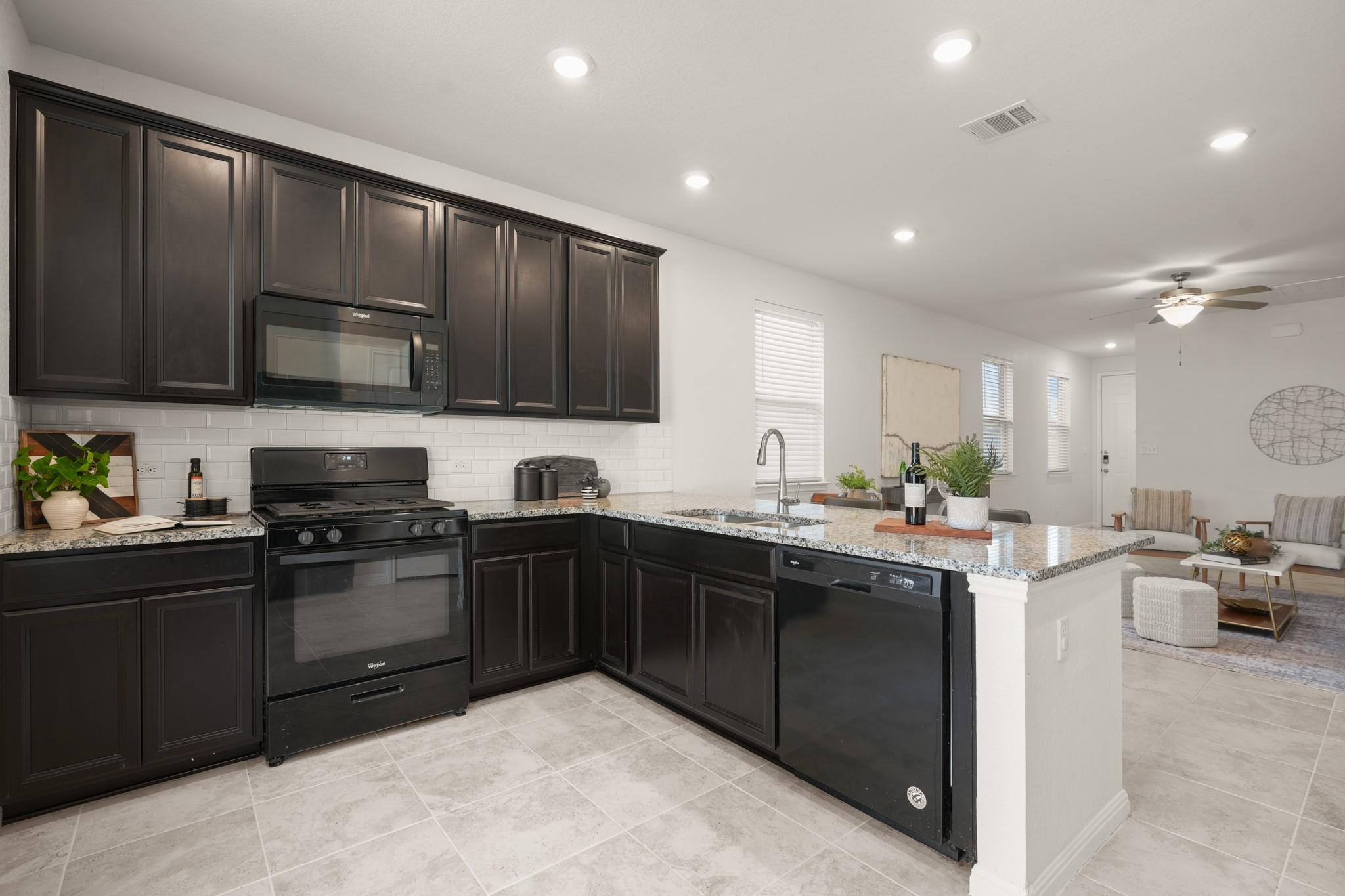 152 MOUNTAIN VALLEY ST — photo 3