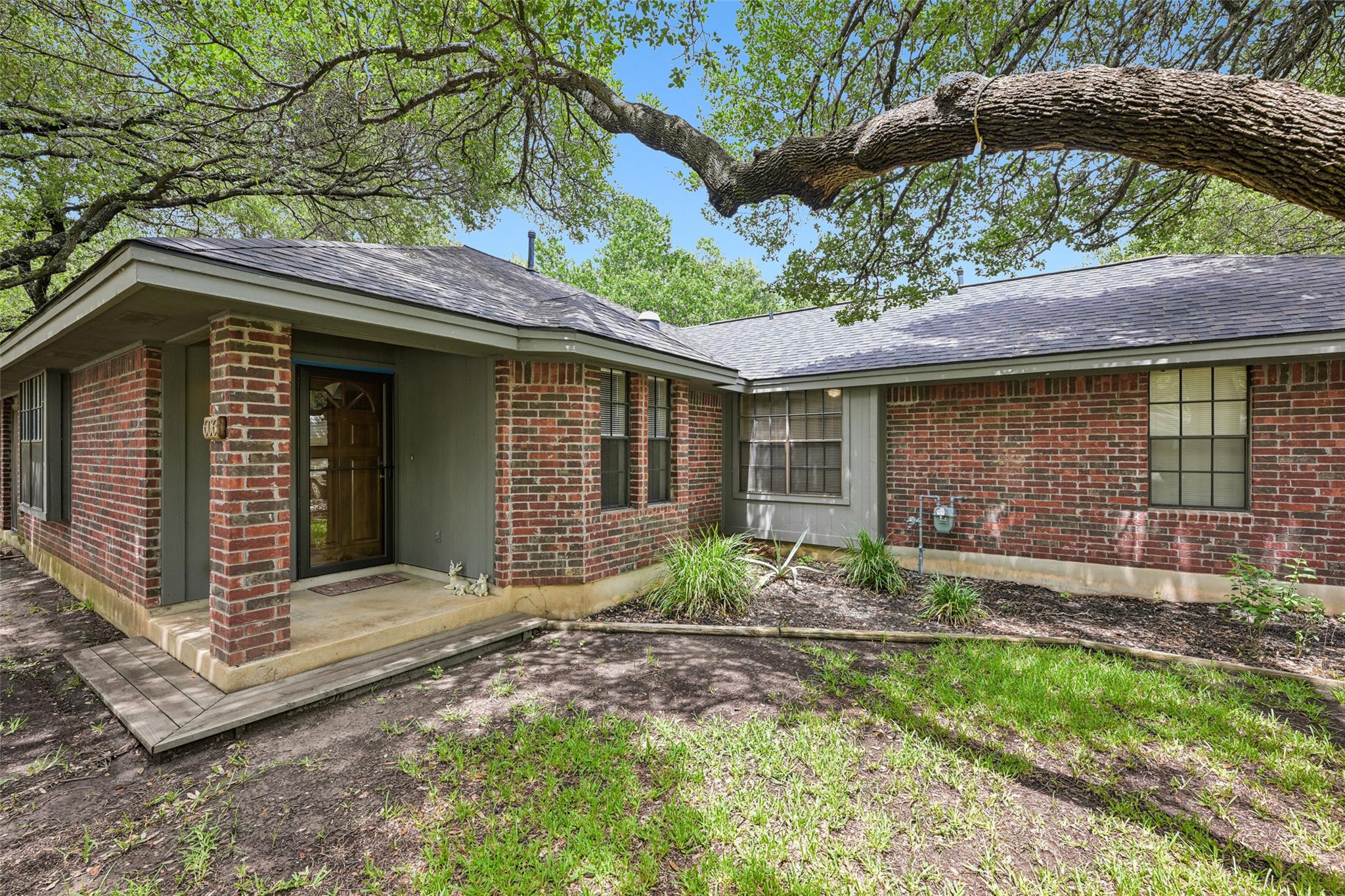 606 Prize Oaks DR