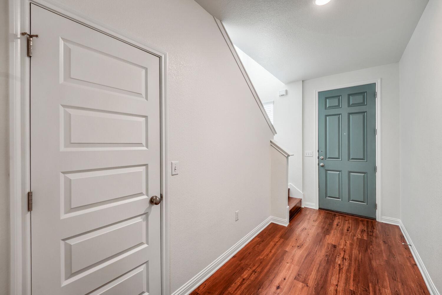 8106 Dampton LN — photo 5