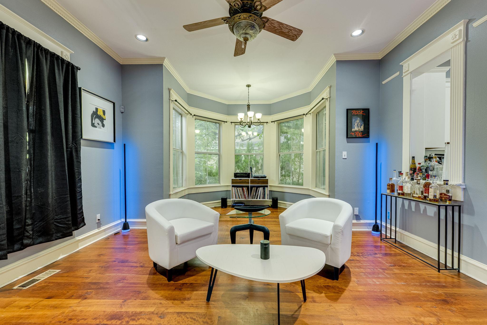 1153 San Bernard ST — photo 3