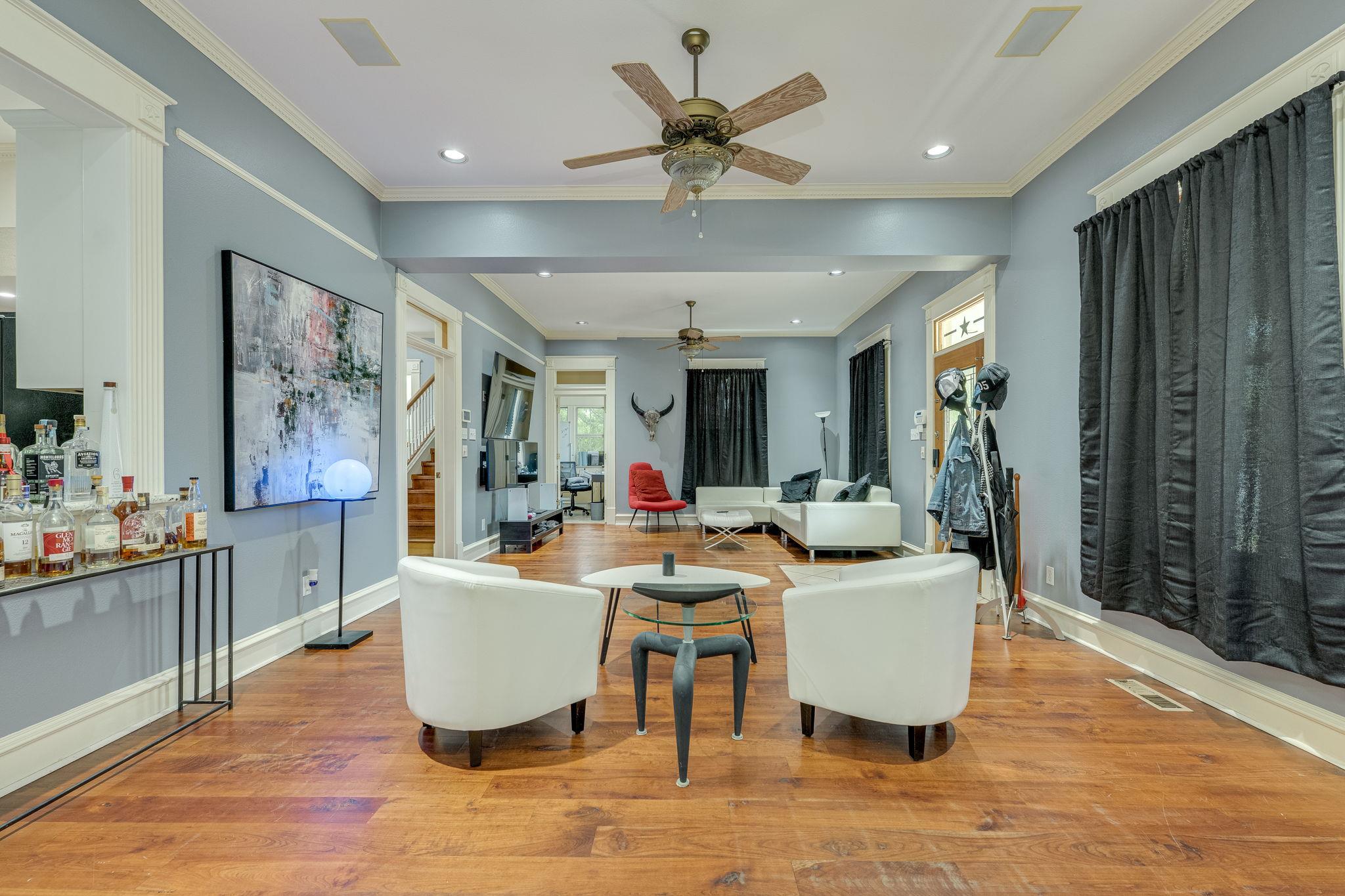 1153 San Bernard ST — photo 4