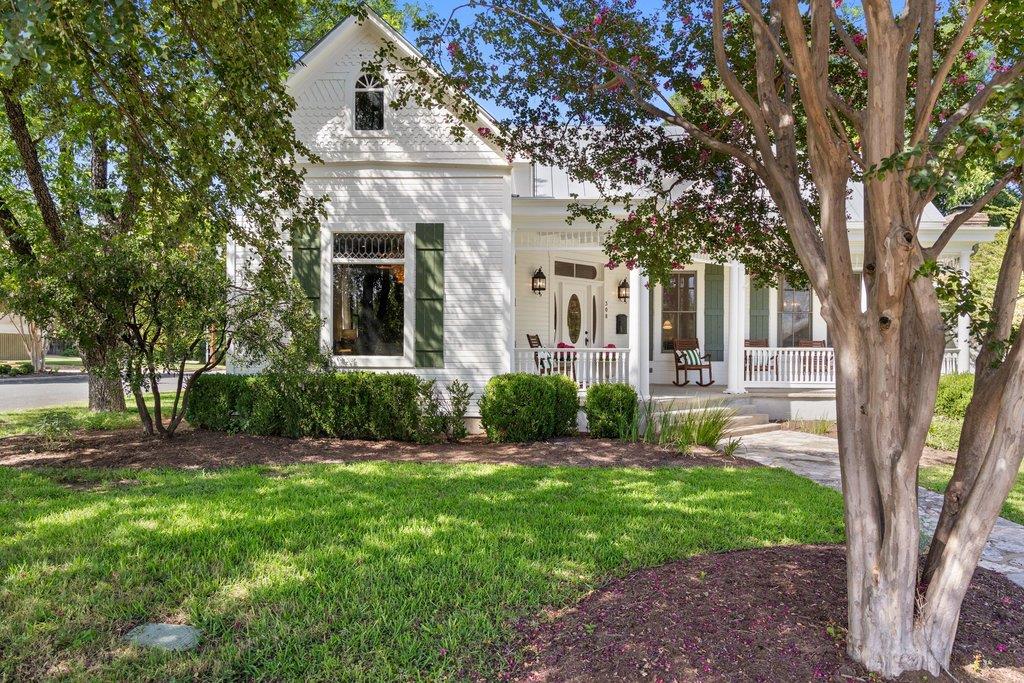 308 Travis ST
