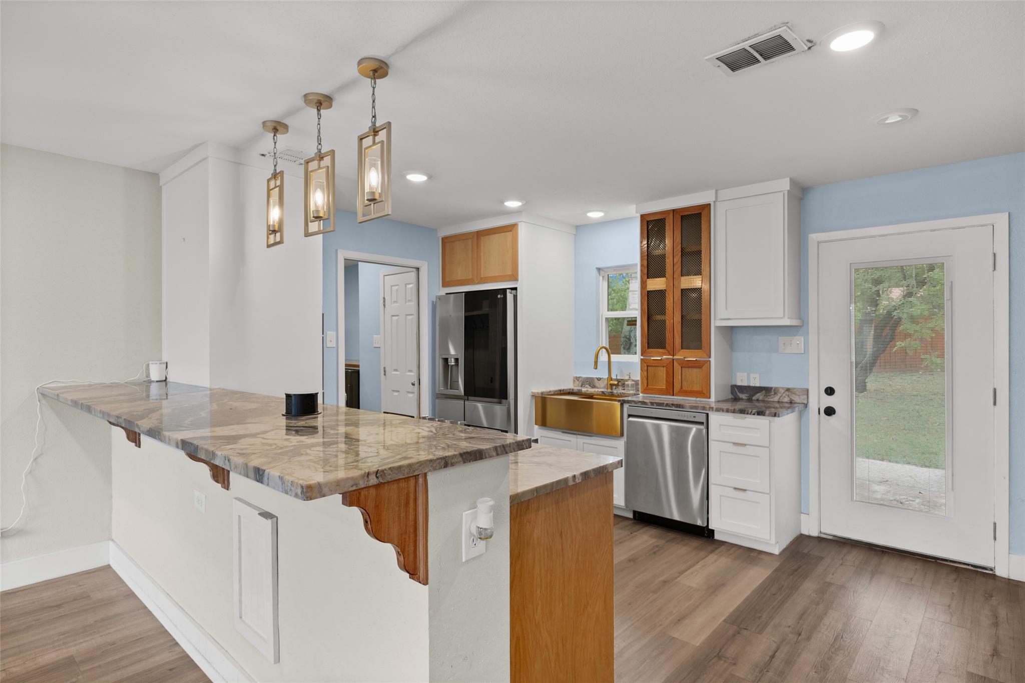 5206 Emerald Forest DR — photo 3