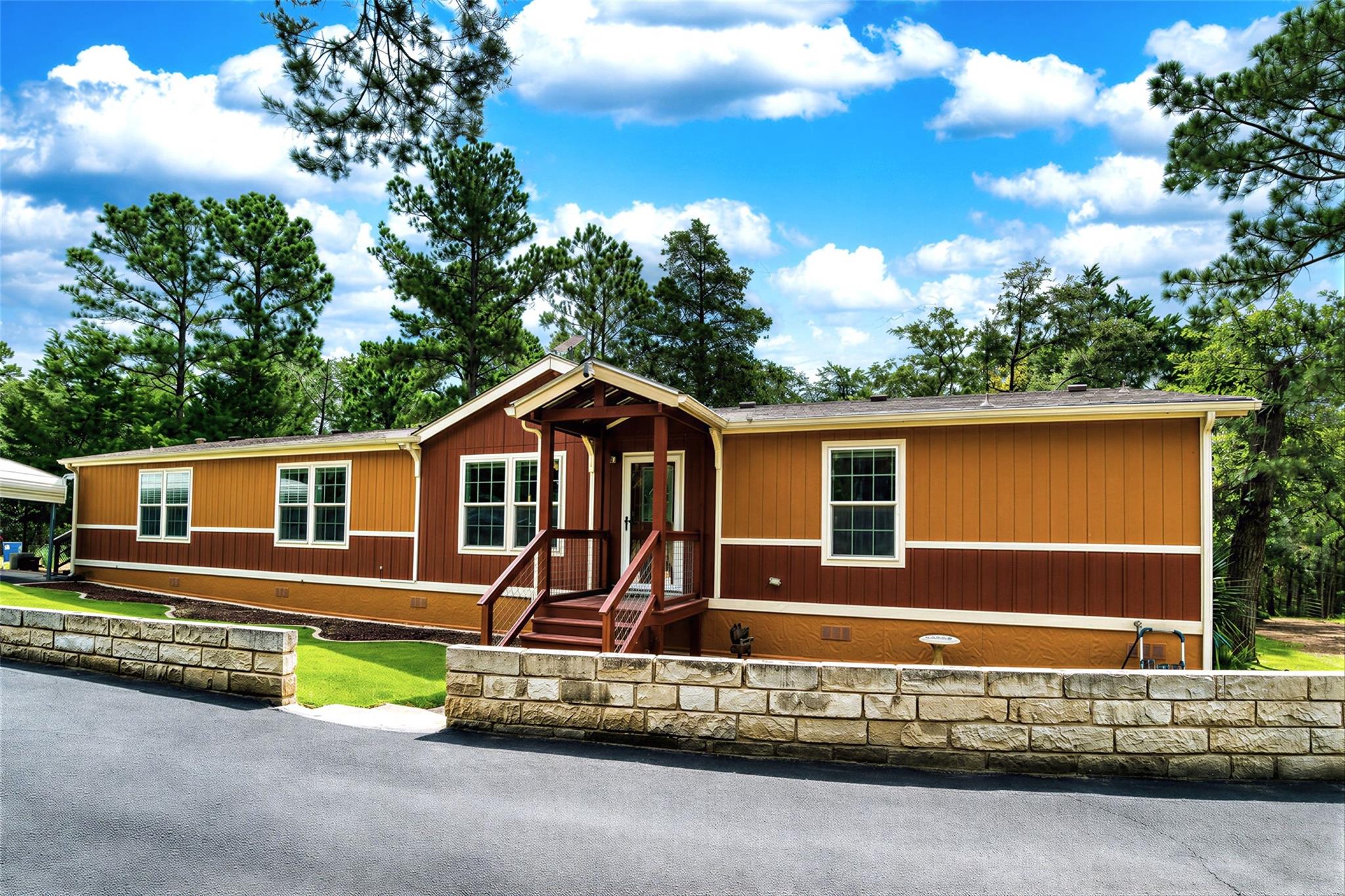 1024 Sand Hills RD