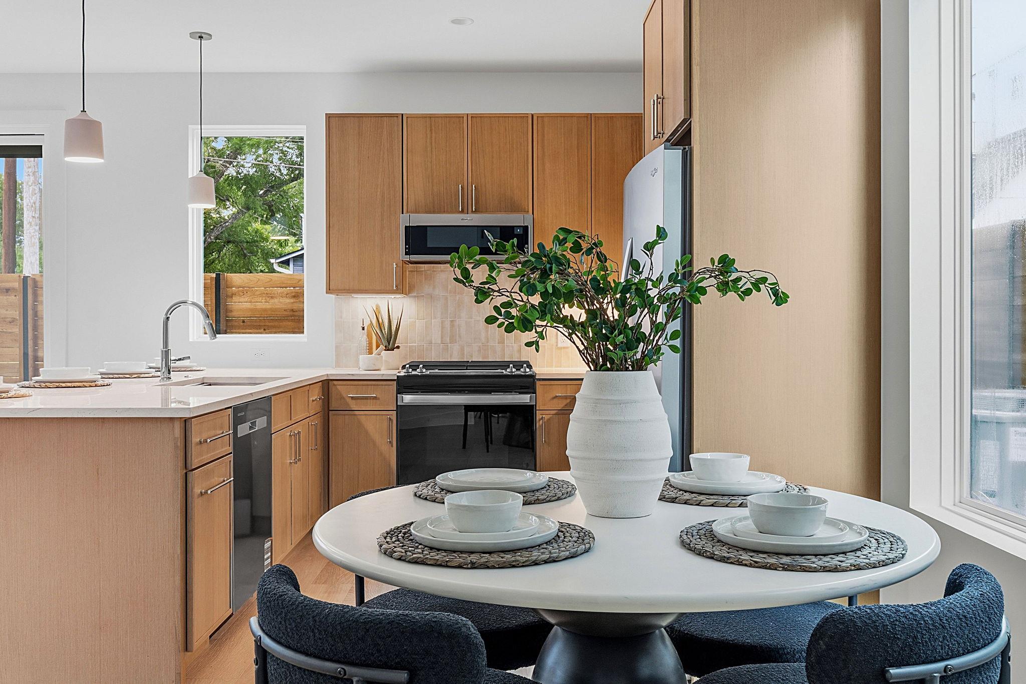 1157 Nickols Ave — photo 3