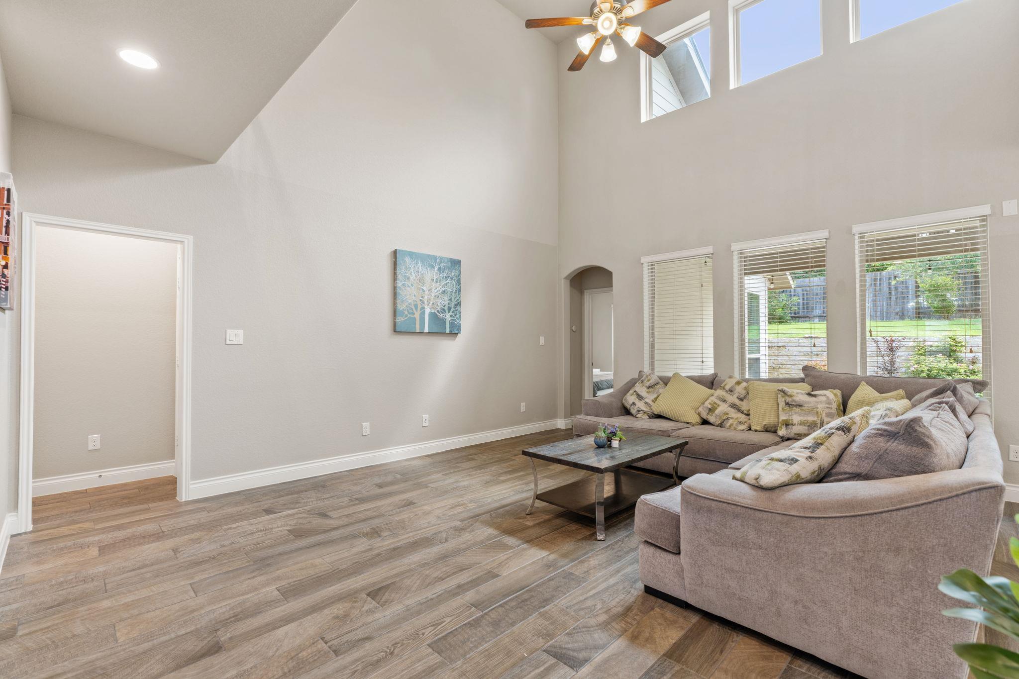 180 Santa Maria ST — photo 4