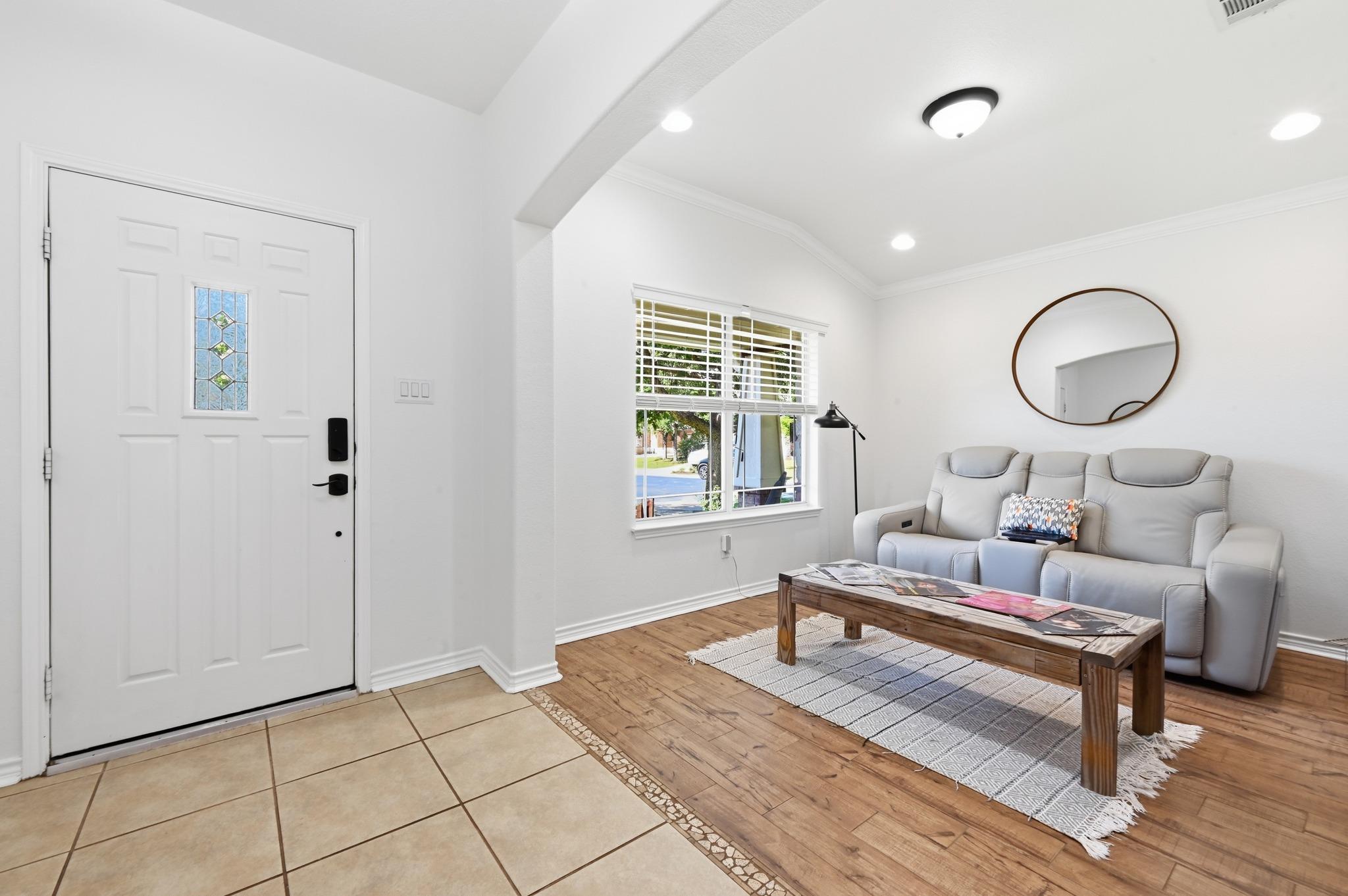 1118 Giberson WAY — photo 4