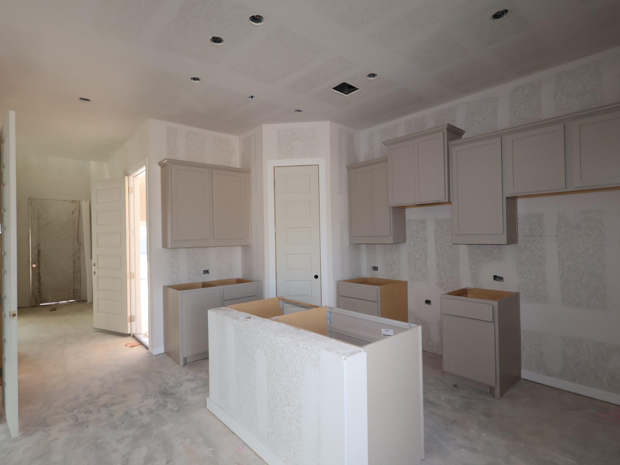 840 Corvallis DR — photo 4