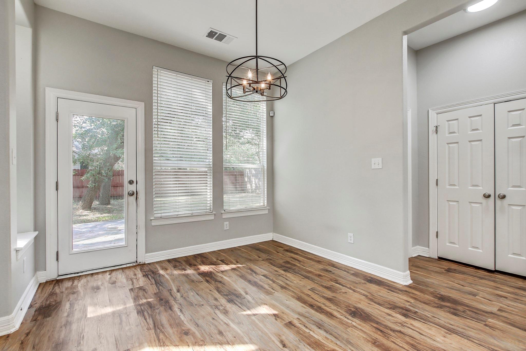 140 Fairwood DR — photo 4