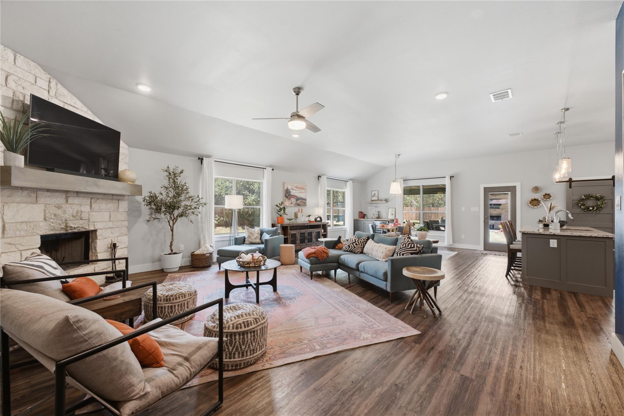 8410 Fm 2484 — photo 4