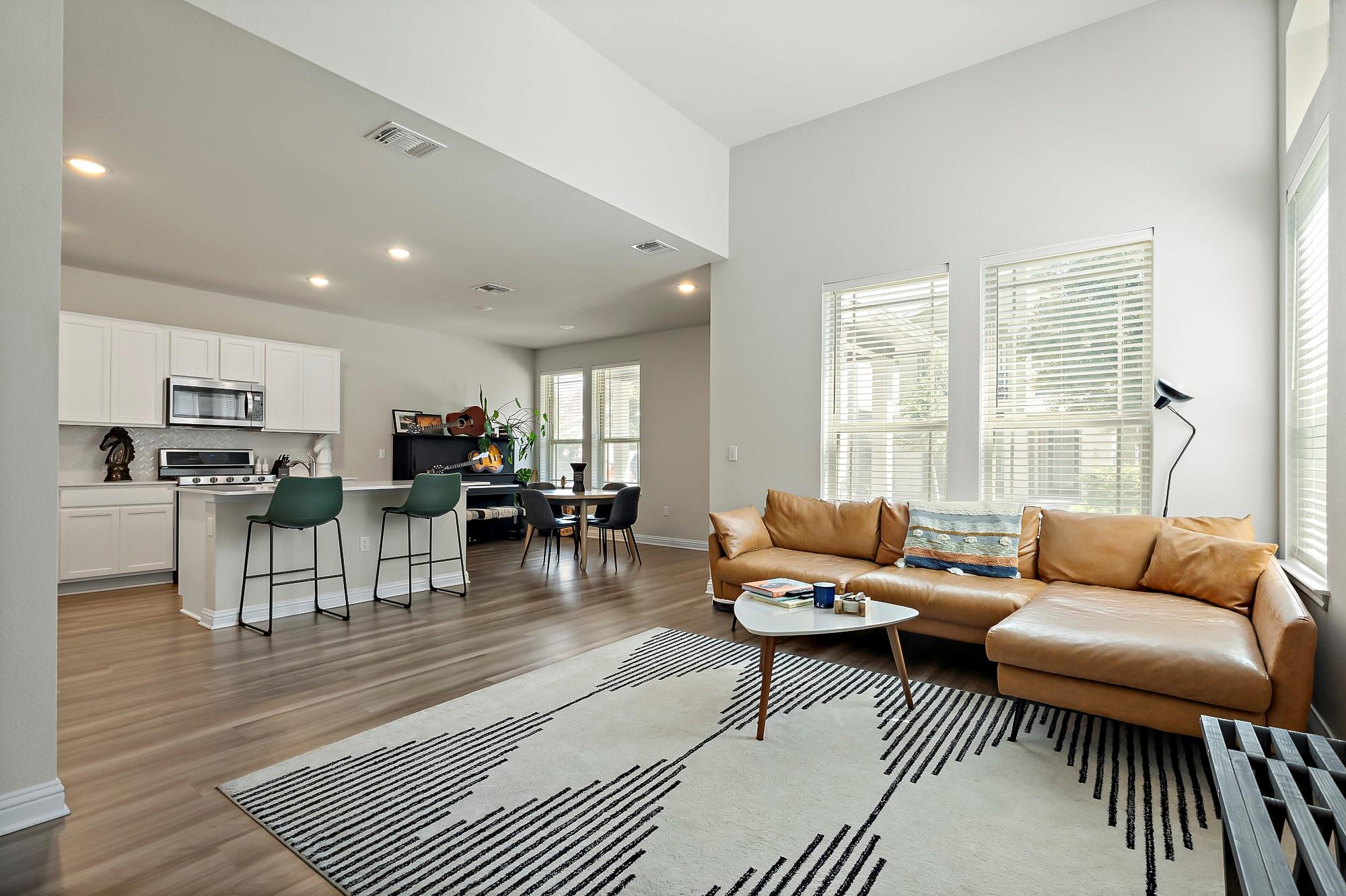 8013 Lennon DR — photo 4