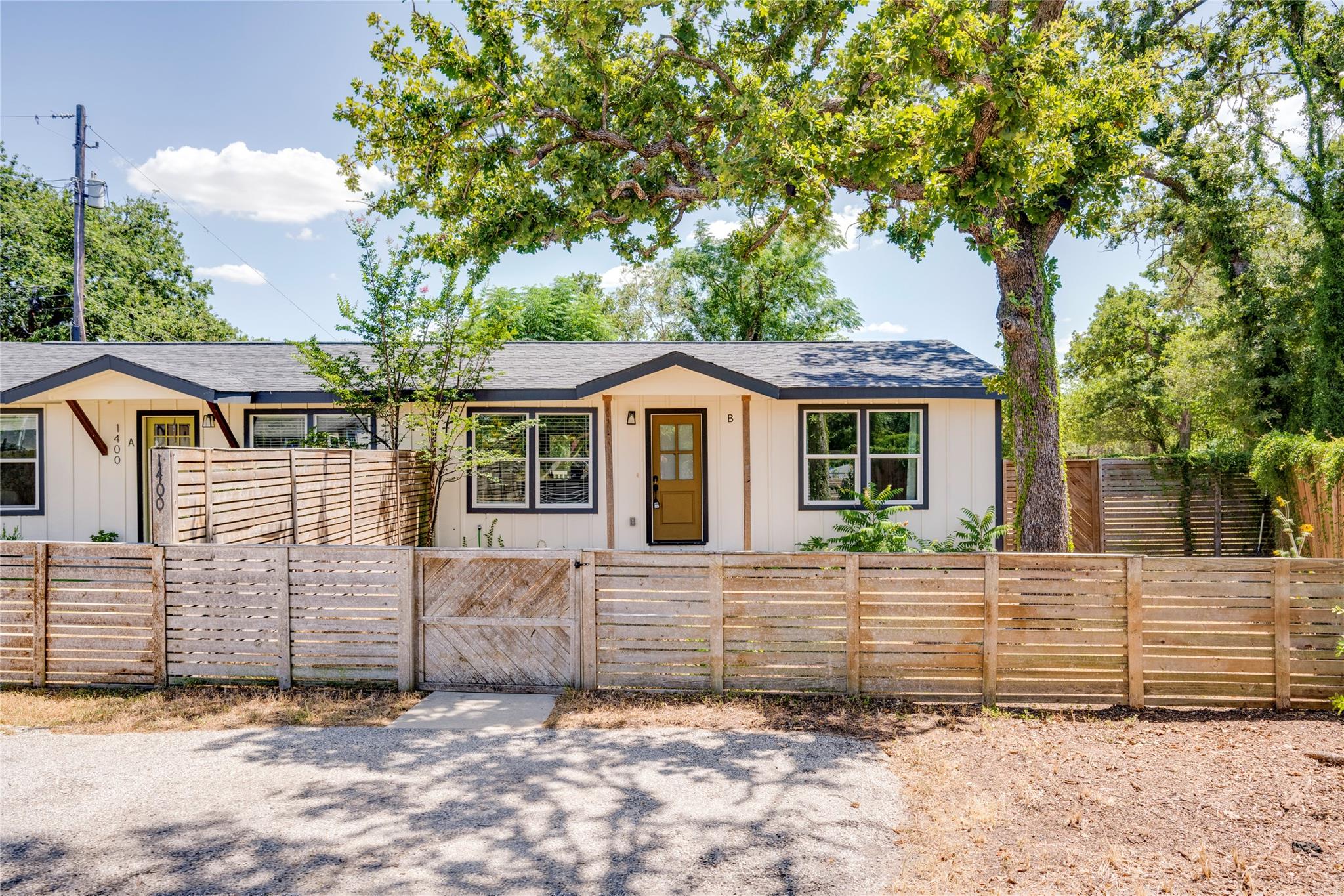 1400 Marcus PL #B — photo 4