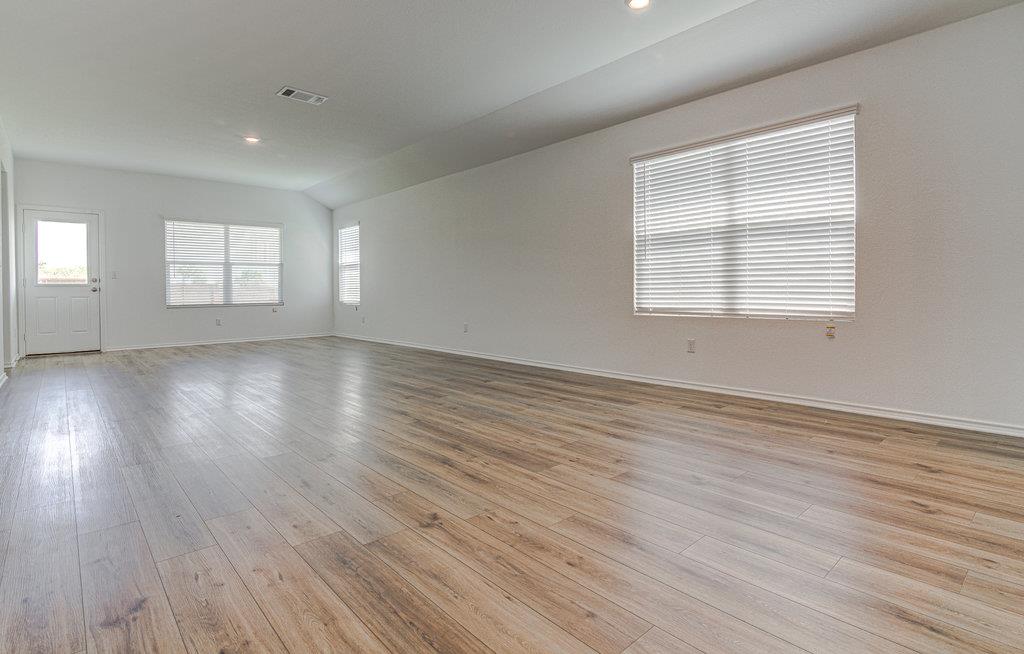 361 Madrid ST — photo 3