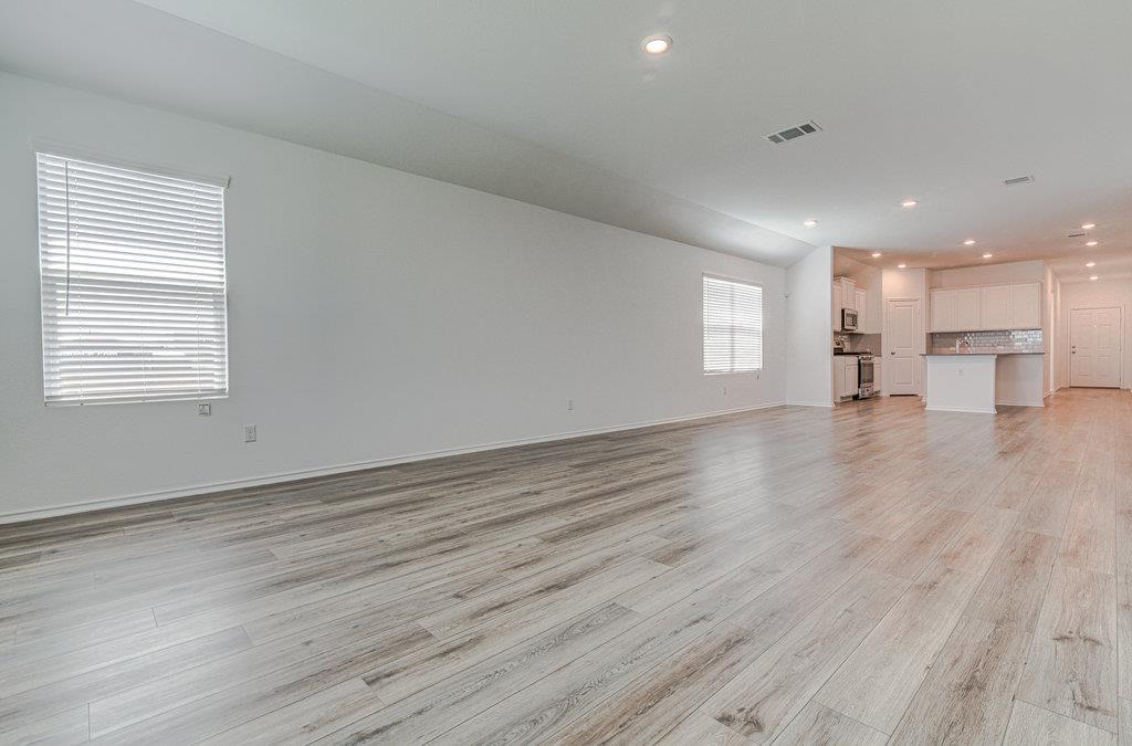 361 Madrid ST — photo 4