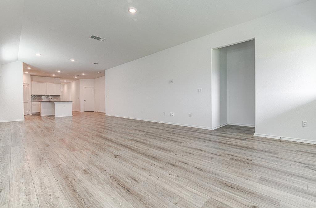 361 Madrid ST — photo 5