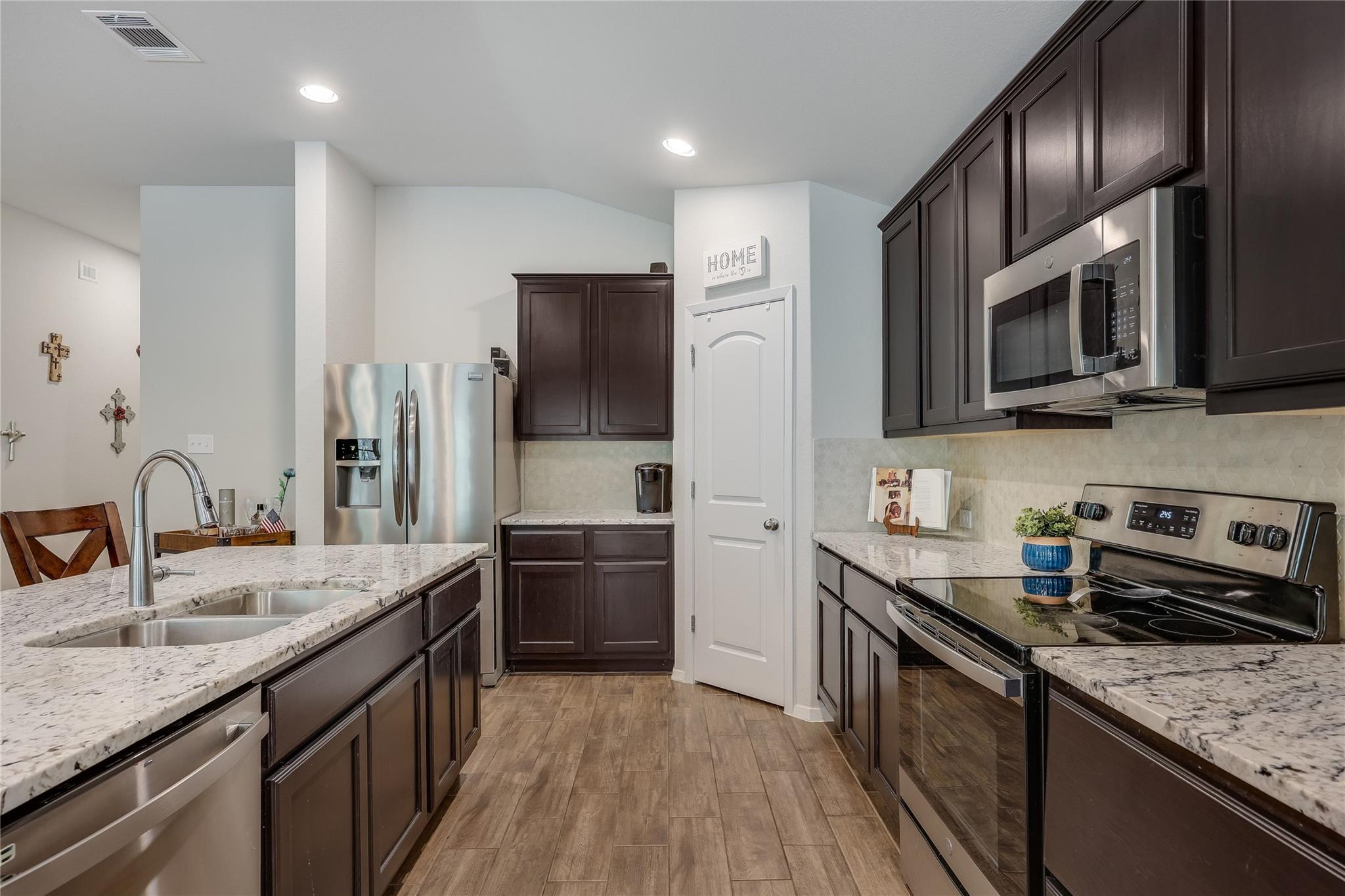 21804 Crystal WAY — photo 3