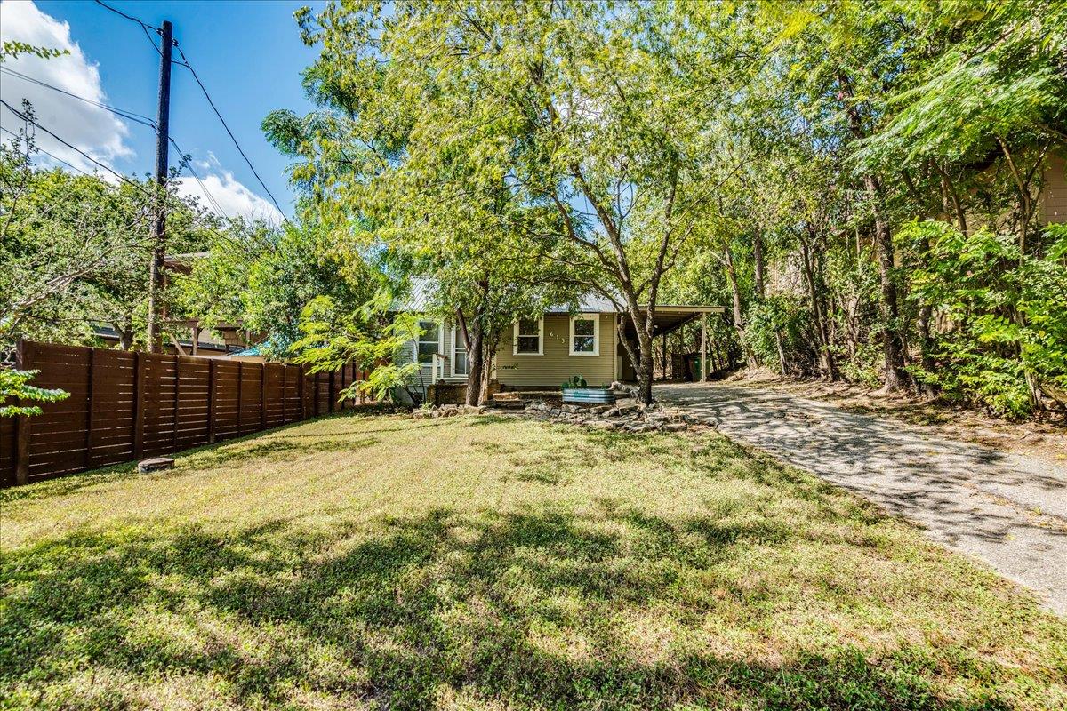 613 Peacock LN — photo 3