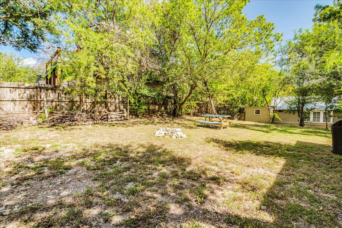 613 Peacock LN — photo 5