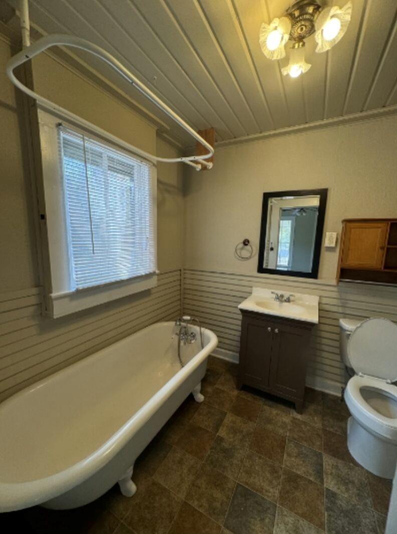 302 Burleson ST — photo 5