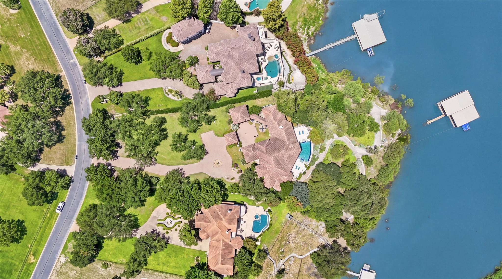 2901 Cliff PT