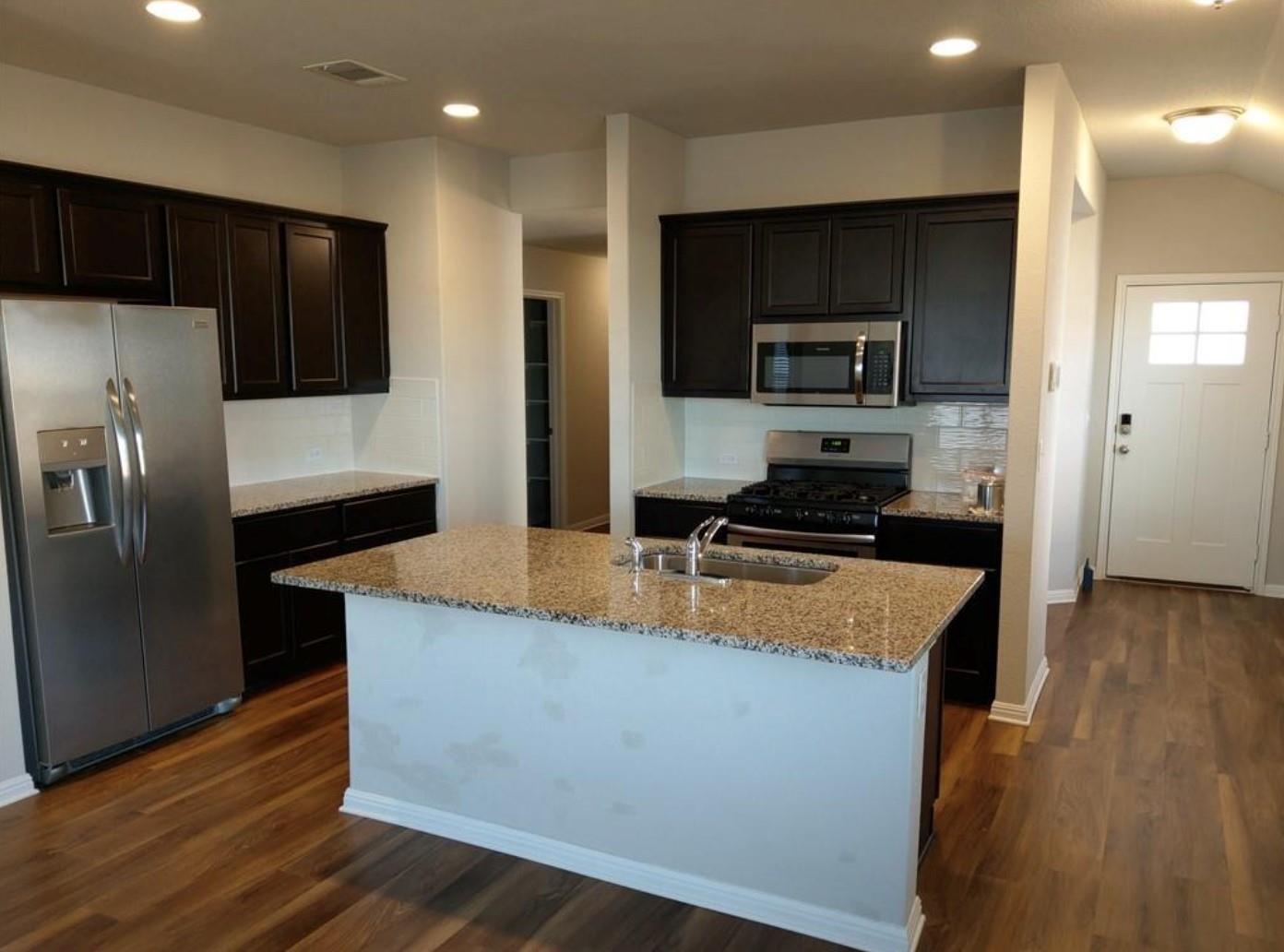 109 Schuster CT — photo 3