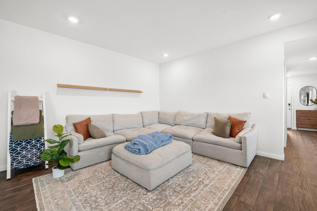 151 Galanthus CT — photo 3