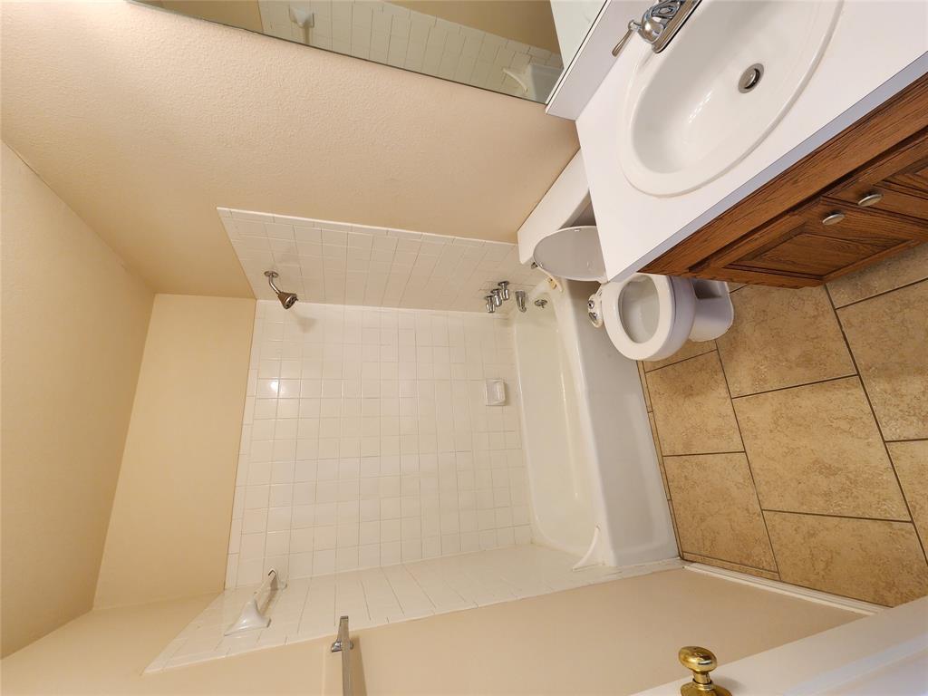 8811 Clearbrook TRL — photo 5
