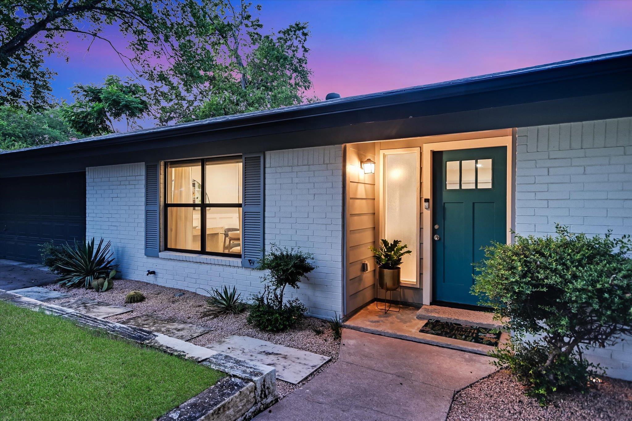 1006 Hollybluff ST — photo 3