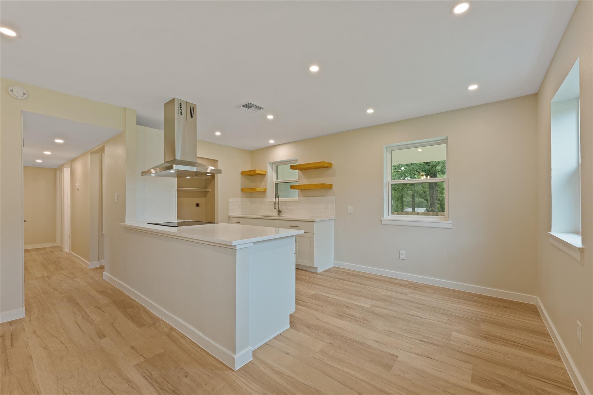 212 Cool Water DR — photo 4
