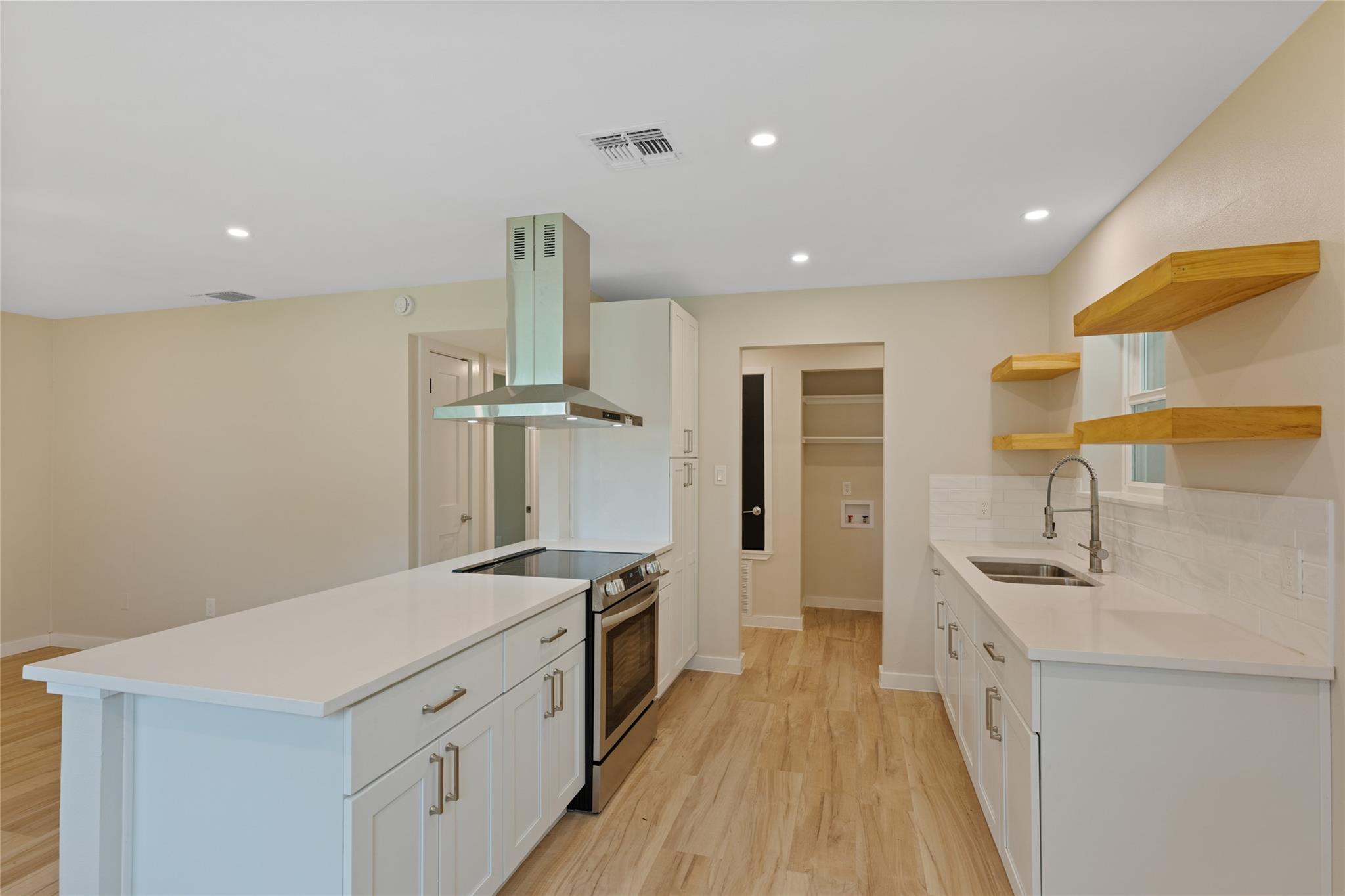 212 Cool Water DR — photo 5