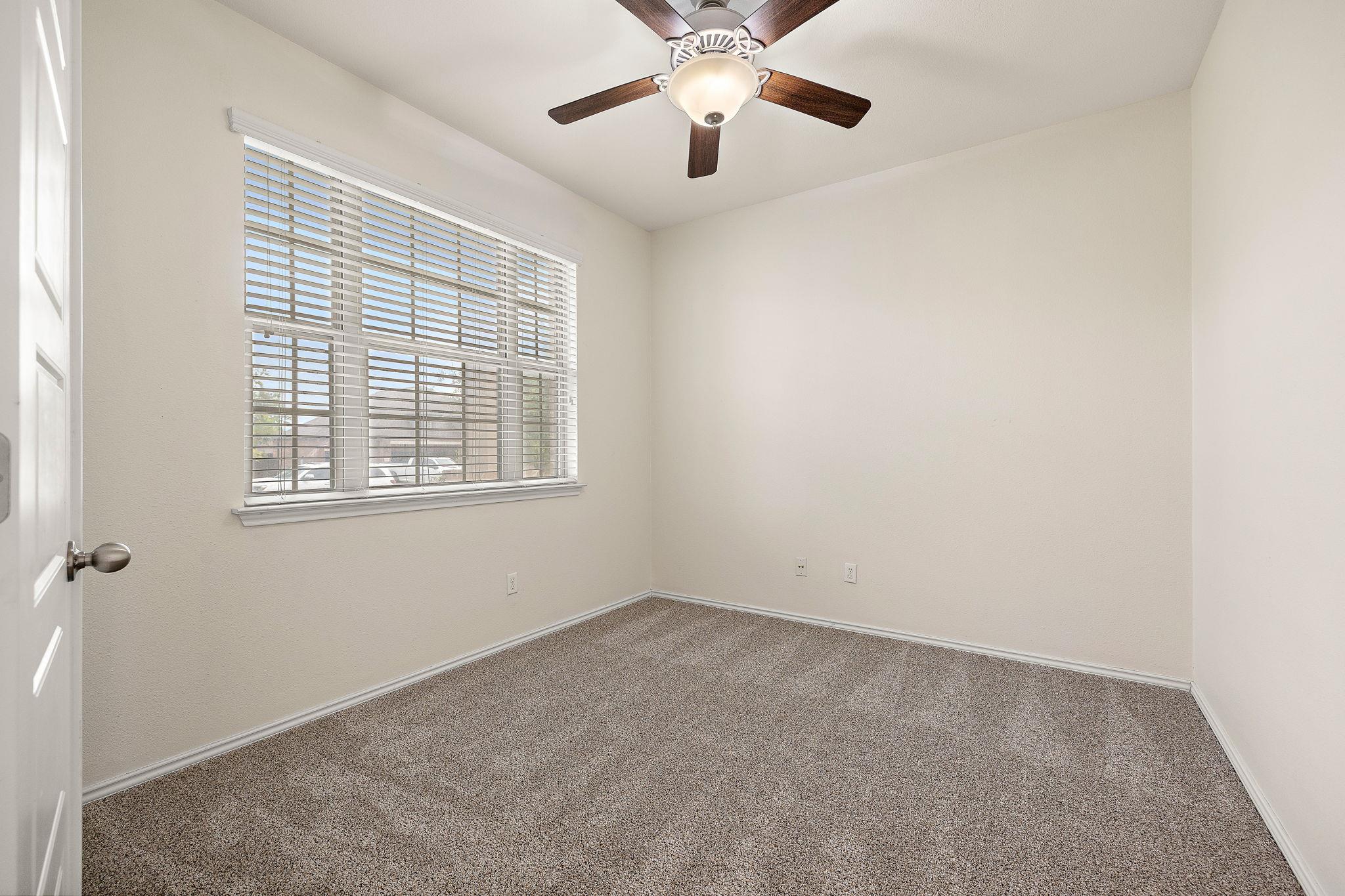 713 Carillion DR — photo 3