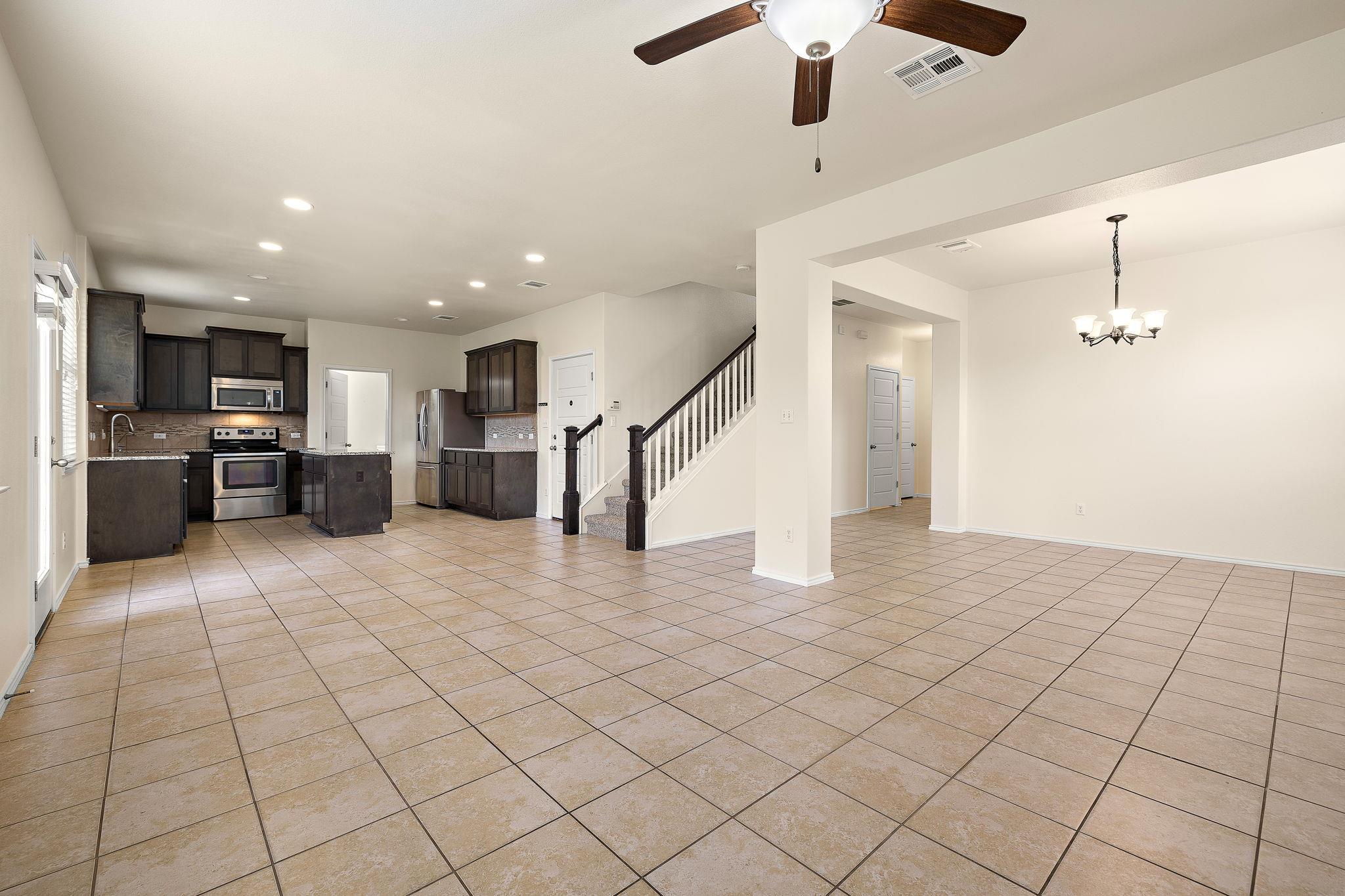713 Carillion DR — photo 4