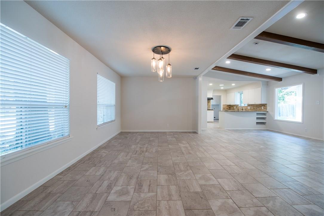 2902 Silverleaf DR — photo 3