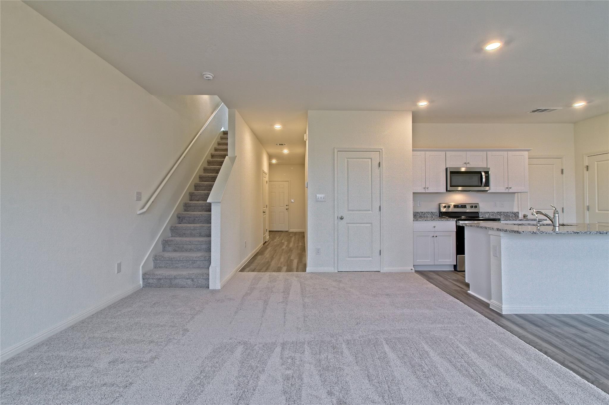 109 Gemsbok RD — photo 4
